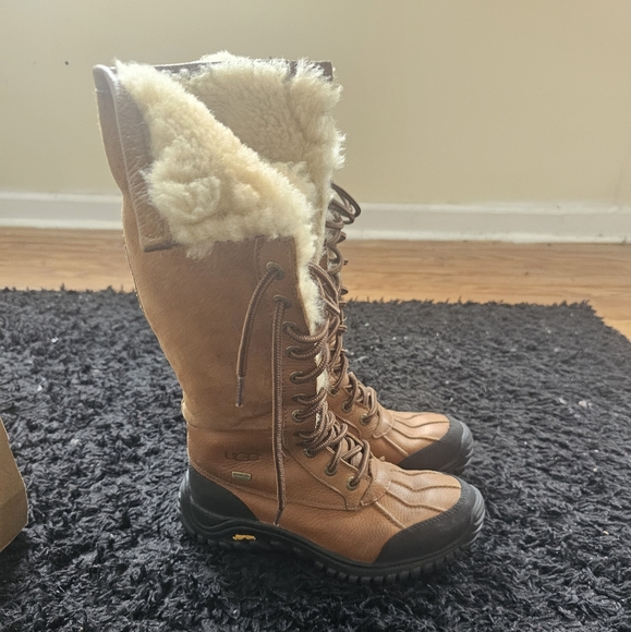 Ugg ariondack boots - Picture 2 of 7